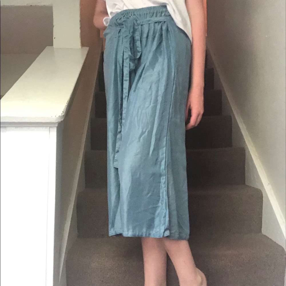 Camaroha Sutra Hippie Goddess Capri Pants